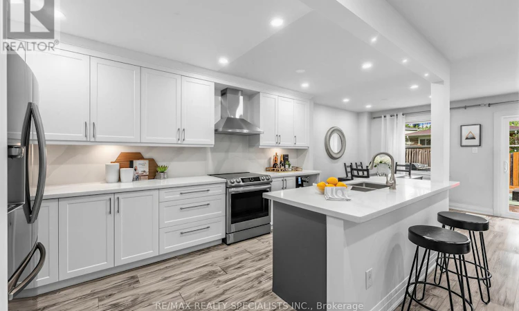 7-405 Hyacinthe Boulevard