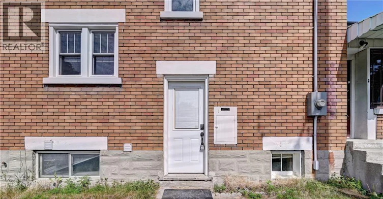 Lower-147 Courtland Avenue E, Kitchener, ON, N2G 2T9