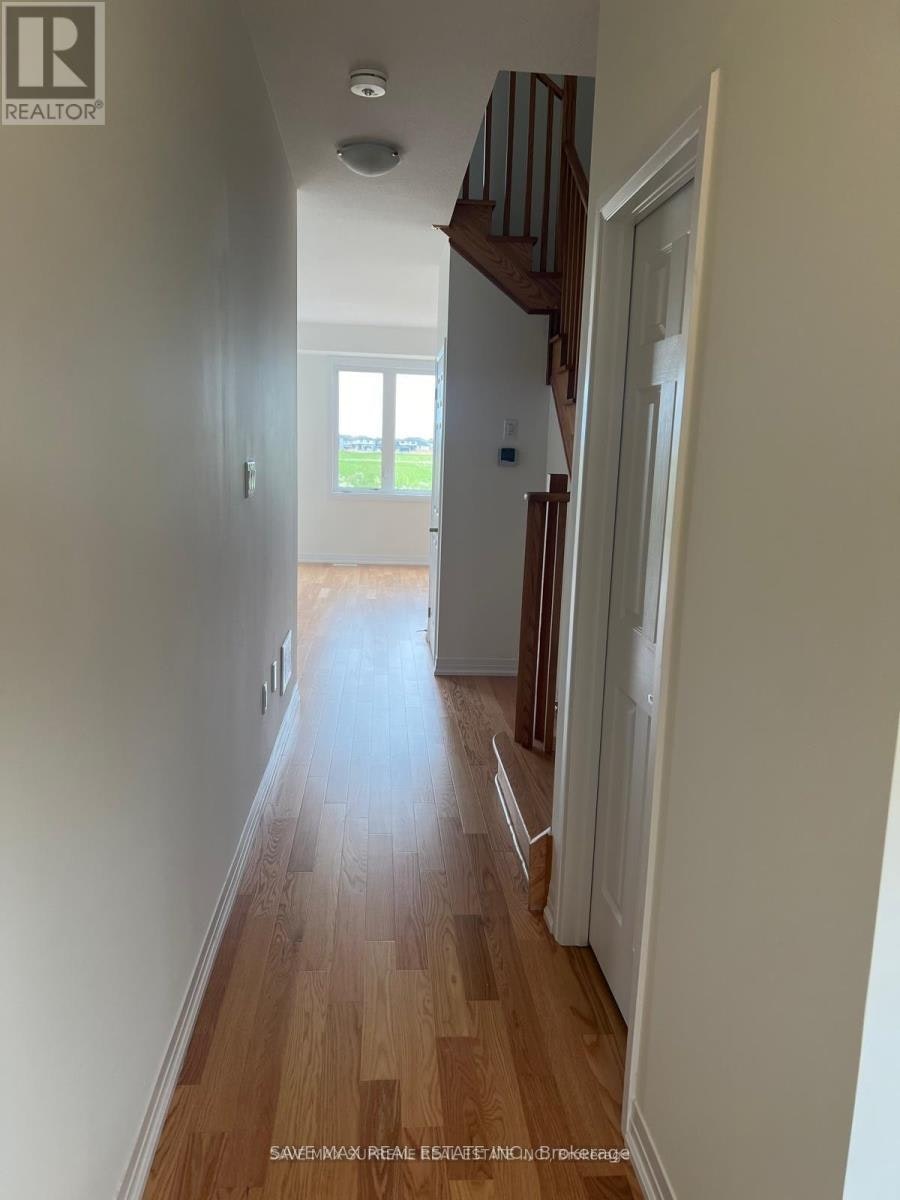 96 Selection Heights, Thorold, ON, L2V 0B7 - 2