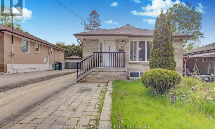 10 Blakemanor Boulevard