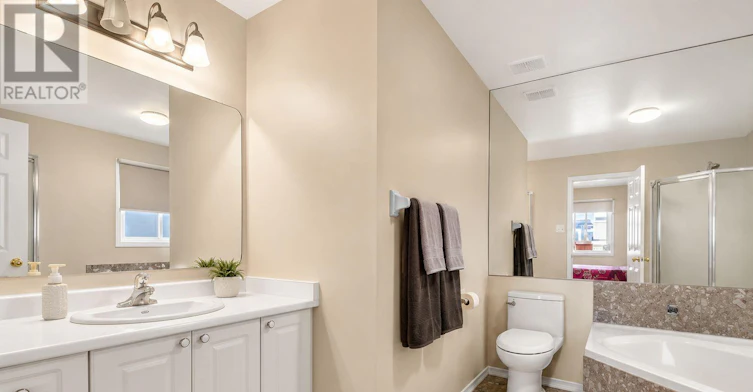84 Newborough Crescent, Ottawa, ON, K2G 6A9 - 9