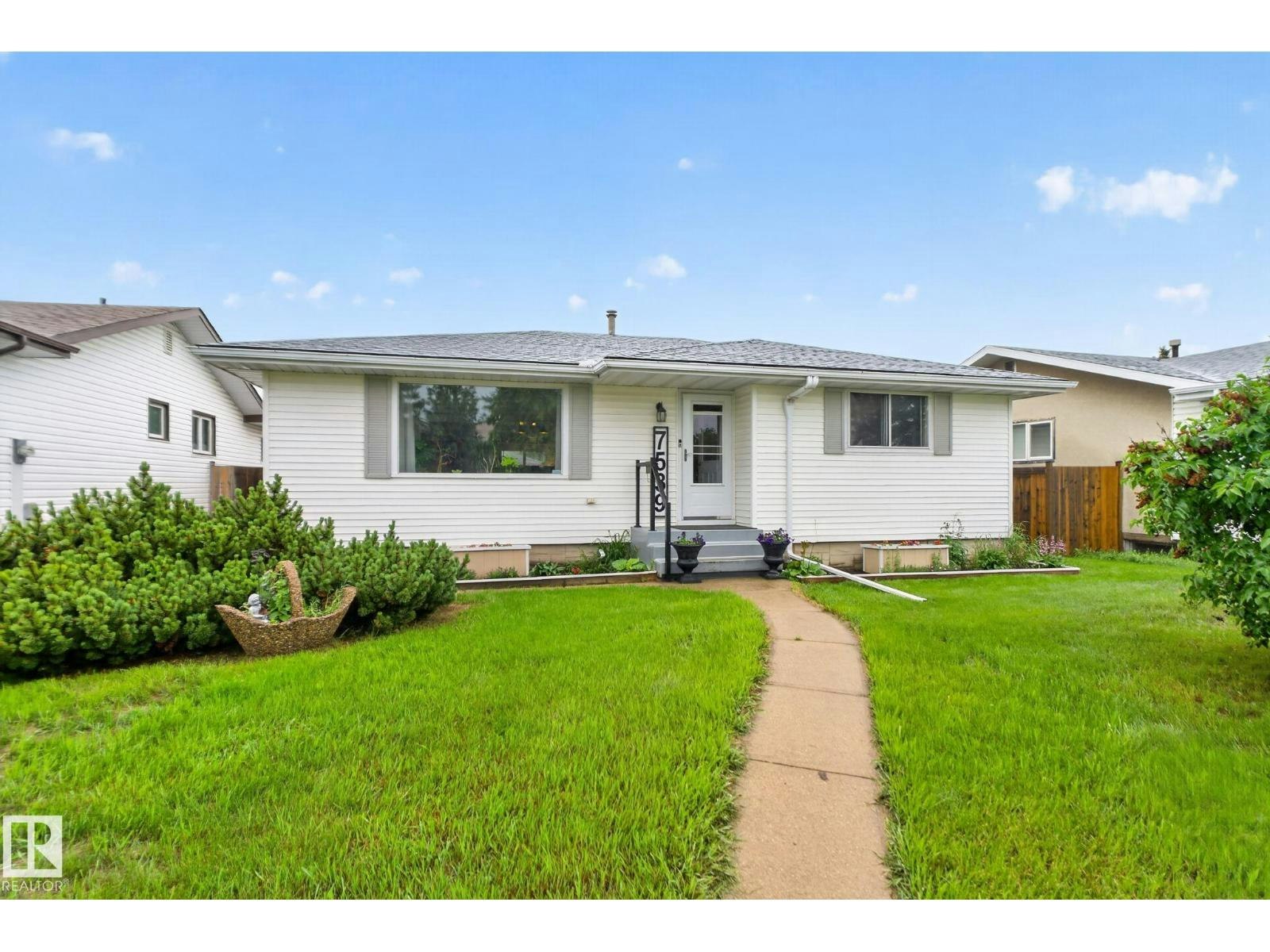 7539 149a Avenue NW, Edmonton, AB, T5C 2W8