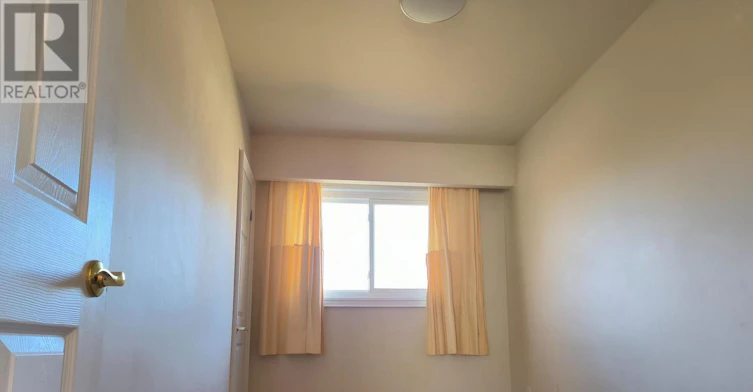MAIN FLOOR-4 Cloebury Court, Toronto, ON, M2R 1V8 - 3