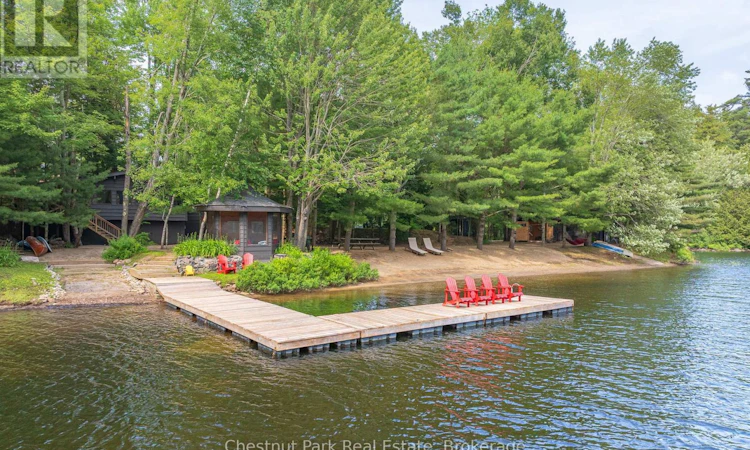 1071 Strachan Point Road