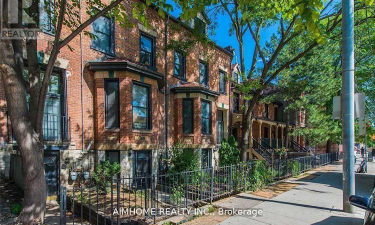 CH 2-360 R Dundas Street E