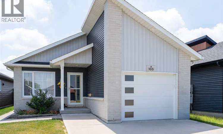 105 Moonstone Crescent