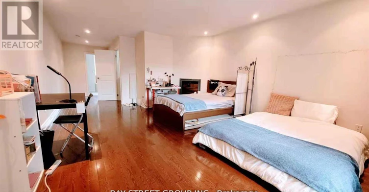 9 Strawflower Mews, Toronto, ON, M2N 0E8 - 7