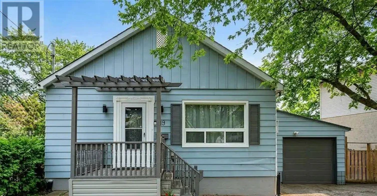 19 Amiens Road, Toronto, ON, M1E 3S5