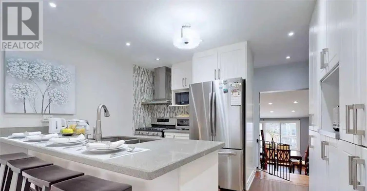 19 Amiens Road, Toronto, ON, M1E 3S5 - 3
