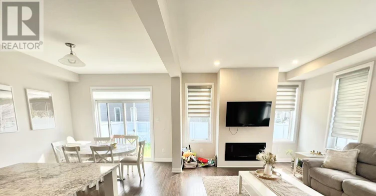 1042 Parabolica Way, Ottawa, ON, K2T 0R1 - 9