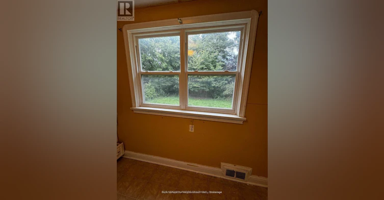 UPPER-105 Poyntz Avenue, Toronto, ON, M2N 1J3 - 7