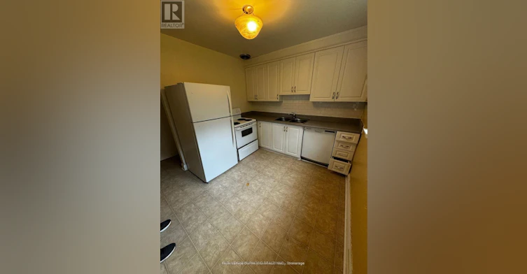 UPPER-105 Poyntz Avenue, Toronto, ON, M2N 1J3 - 6