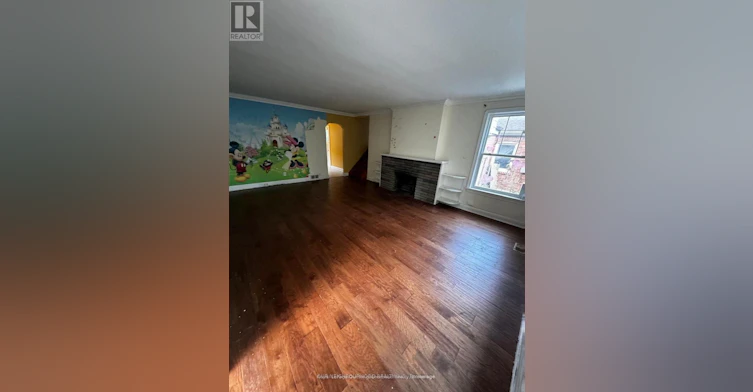 UPPER-105 Poyntz Avenue, Toronto, ON, M2N 1J3 - 3