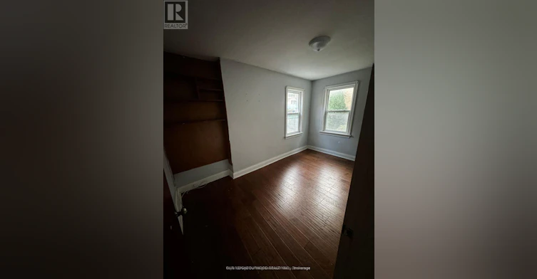 UPPER-105 Poyntz Avenue, Toronto, ON, M2N 1J3 - 4