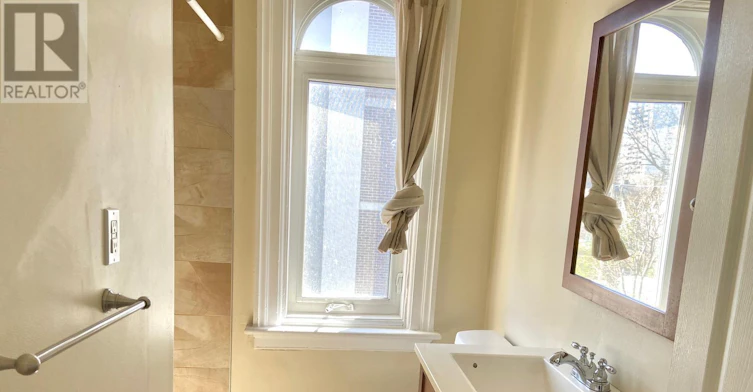 UPPER 3-104 Pembroke Street, Toronto, ON, M5A 2N8 - 13