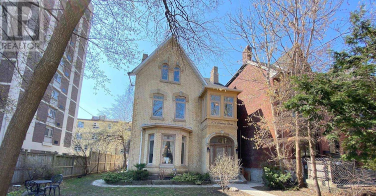UPPER 3-104 Pembroke Street, Toronto, ON, M5A 2N8