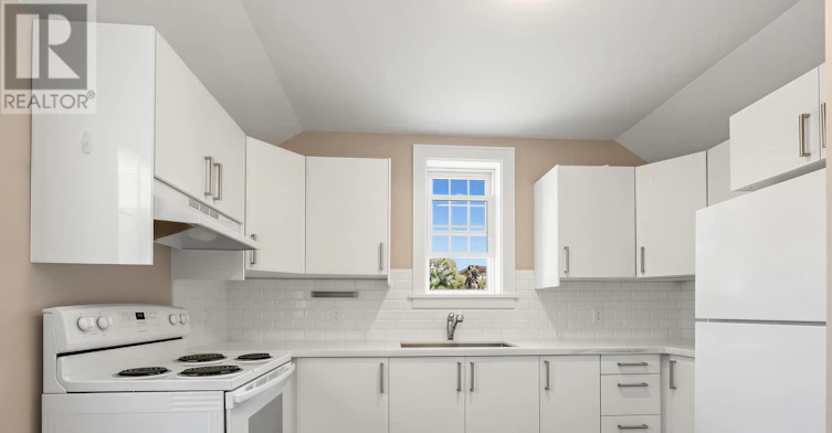 UPPER-107 Kent Street, Whitby, ON, L1N 4Y1 - 2