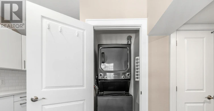 UPPER-107 Kent Street, Whitby, ON, L1N 4Y1 - 8