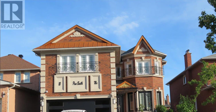 10 Pine Bough Manor, Richmond Hill, ON, L4S 1A4 - 2