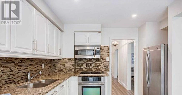 2889 Gulfstream Way, Mississauga, ON, L5N 6K3 - 12