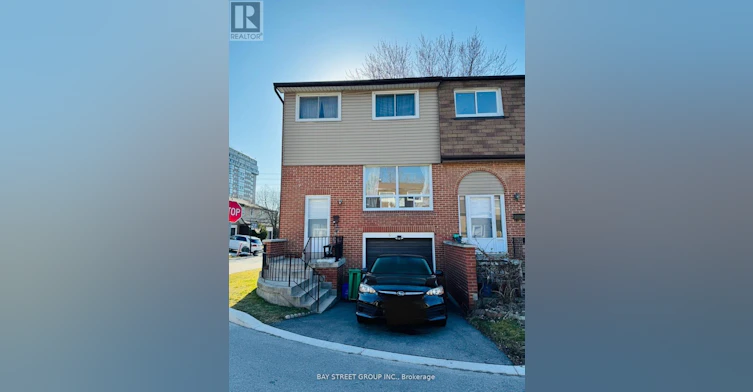 64-3025 Cedarglen Gate, Mississauga, ON, L5C 2V7