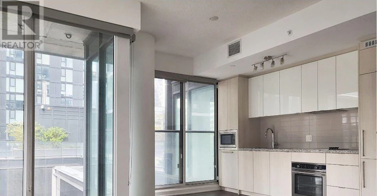 902-125 Blue Jays Way, Toronto, ON, M5V 0N5 - 6