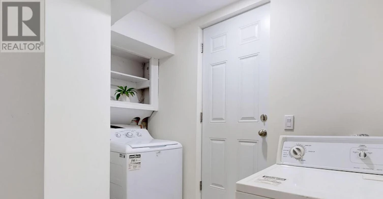 47 Lowe Boulevard, Newmarket, ON, L3Y 6H1 - 9