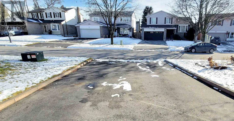 47 Lowe Boulevard, Newmarket, ON, L3Y 6H1 - 10