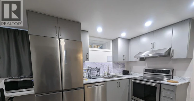 LOWER-510 Oakridge Place, Waterloo, ON, N2L 4P2 - 10