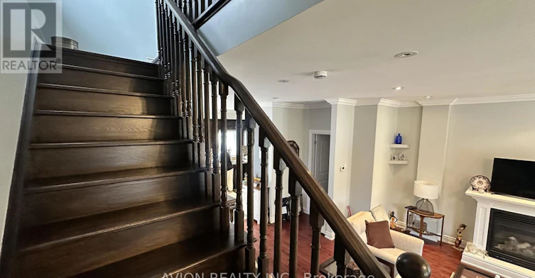 294 Warden Avenue, Toronto, ON, M1N 3A4 - 11