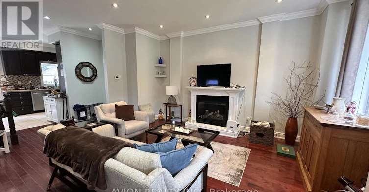 294 Warden Avenue, Toronto, ON, M1N 3A4 - 5