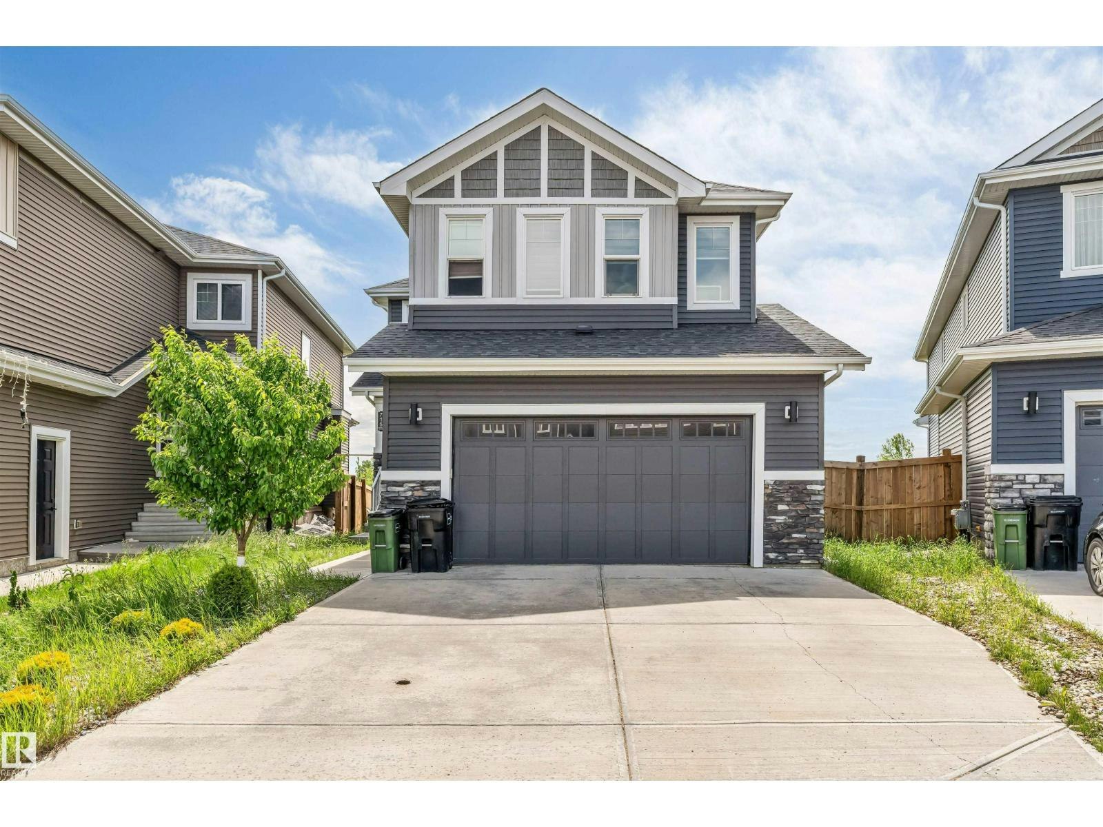 715 Ebbers Place NW NW, Edmonton, AB, T5Y 3V3