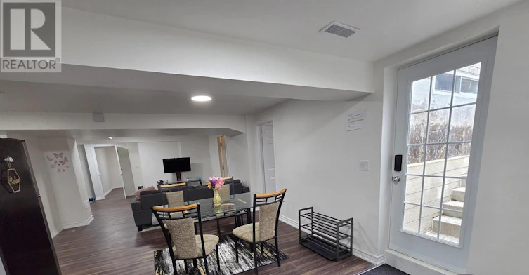 23 Thistledown Crescent, Whitby, ON, L1R 3P2