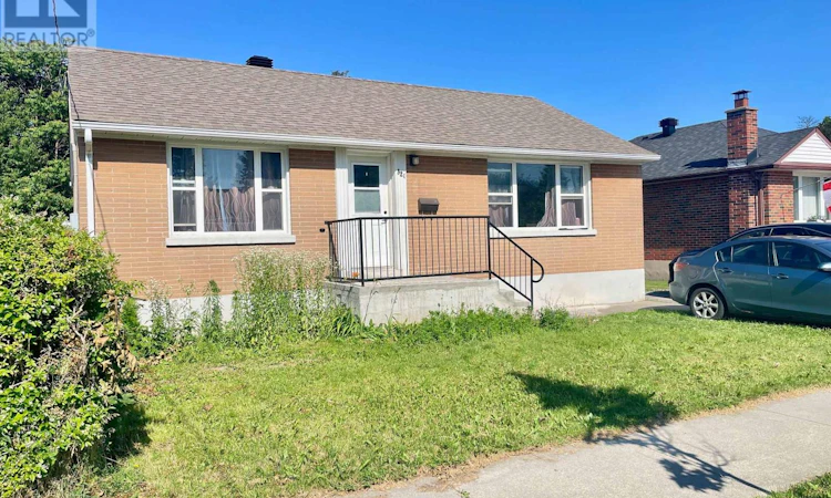 321 Highland Avenue W