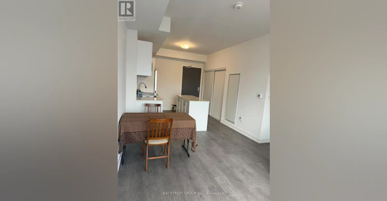 611-705 Davis Drive, Newmarket, ON, L3Y 0J1 - 5