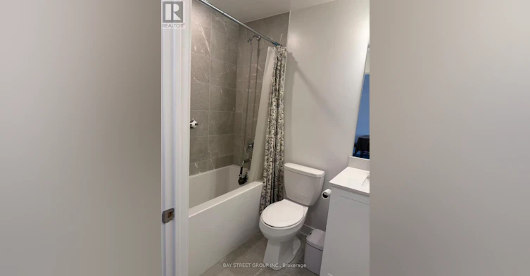 611-705 Davis Drive, Newmarket, ON, L3Y 0J1 - 8