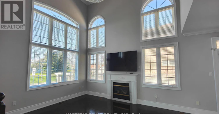 66 Starhill Crescent, Markham, ON, L6C 3A2