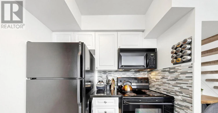233-200 Manitoba Street, Toronto, ON, M8Y 3Y9 - 12