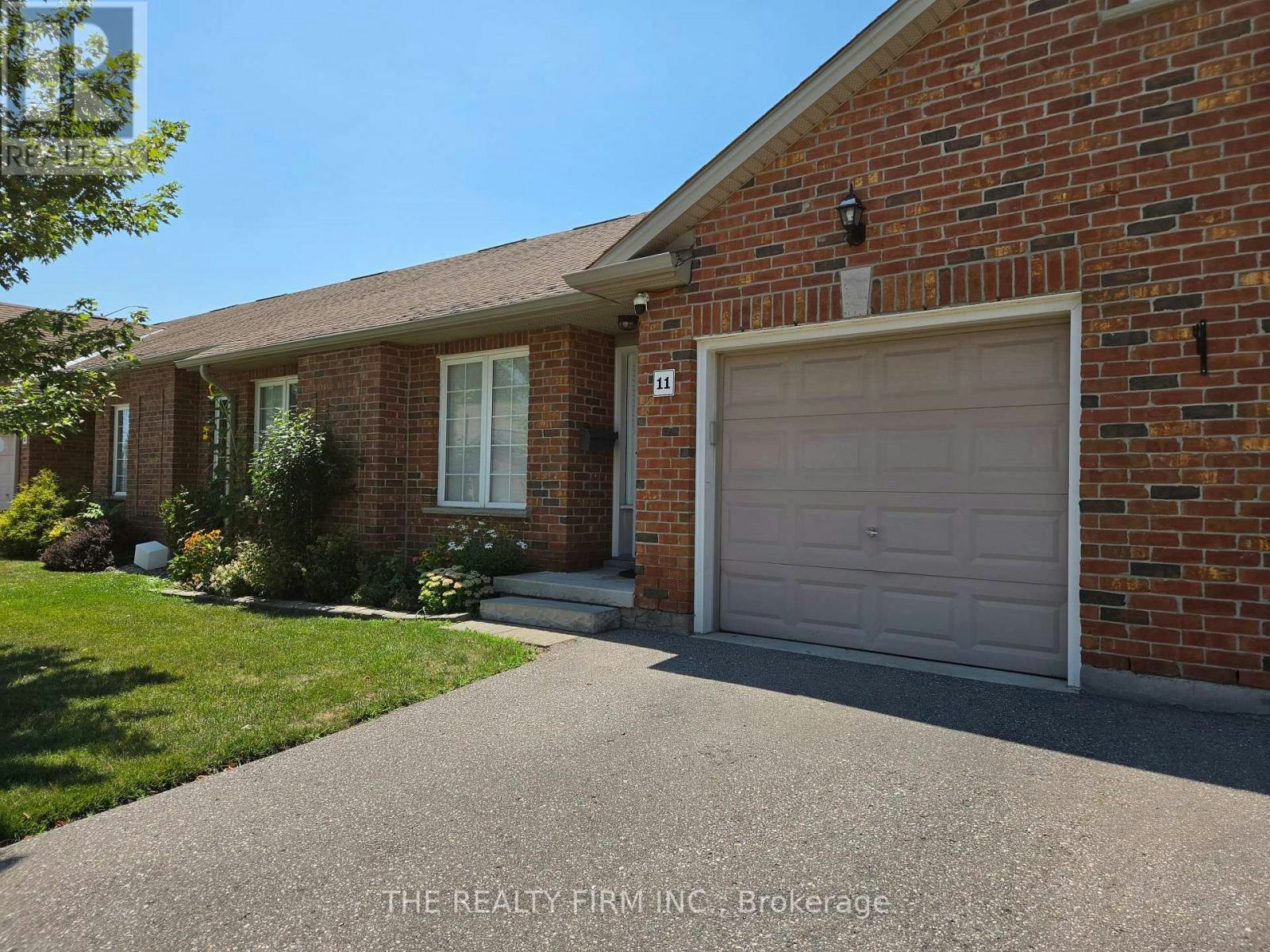11-100 Stroud Crescent, London, ON, N6E 4A1