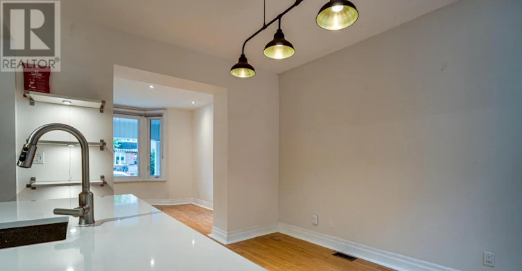 20 Connaught Avenue, Toronto, ON, M4L 2V9 - 15