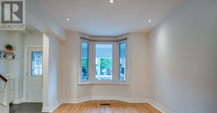 20 Connaught Avenue, Toronto, ON, M4L 2V9 - 5