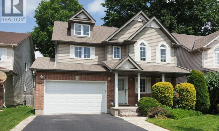 7 Ivy Lane Court