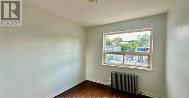 4-1023 Coxwell Avenue, Toronto, ON, M4C 3G4 - 5