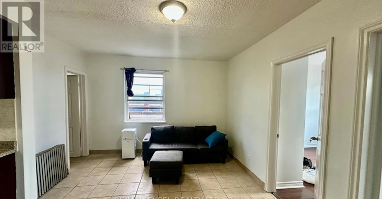 4-1023 Coxwell Avenue, Toronto, ON, M4C 3G4 - 4