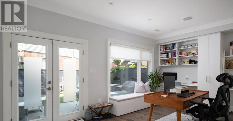 94 Cambridge Avenue, Toronto, ON, M4K 2L4 - 21