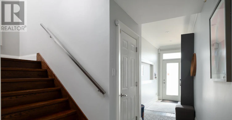 94 Cambridge Avenue, Toronto, ON, M4K 2L4 - 20