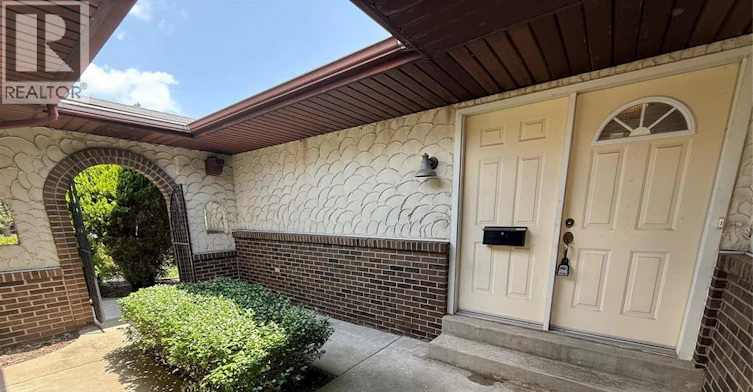 377 Fairway, Tecumseh, ON, N8N 2Y9 - 3