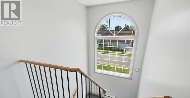 314 Hillside Avenue, Oshawa, ON, L1J 1T5 - 3