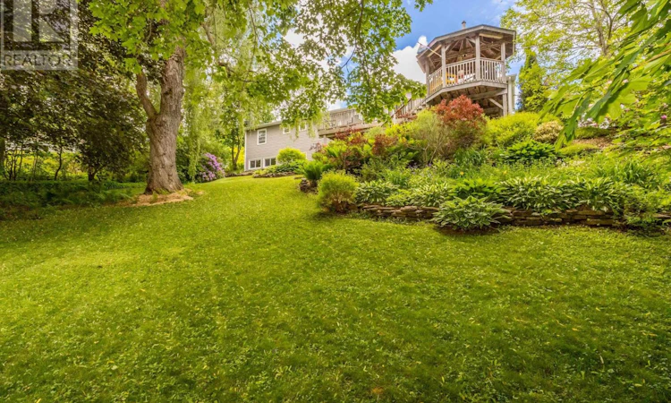 15 Grandview Drive