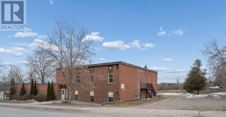 201-1027 Willcox Street, Smith-Ennismore-Lakefield, ON, K0L 1H0